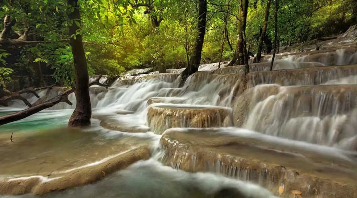 Cascadas y terrazas naturales de Kaparkan Falls, Filipinas